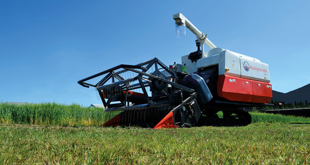 Grande première : une  moissonneuse-batteuse entièrement autonome