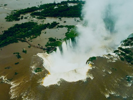 L’assèchement du Paranà freine le commerce fluvial